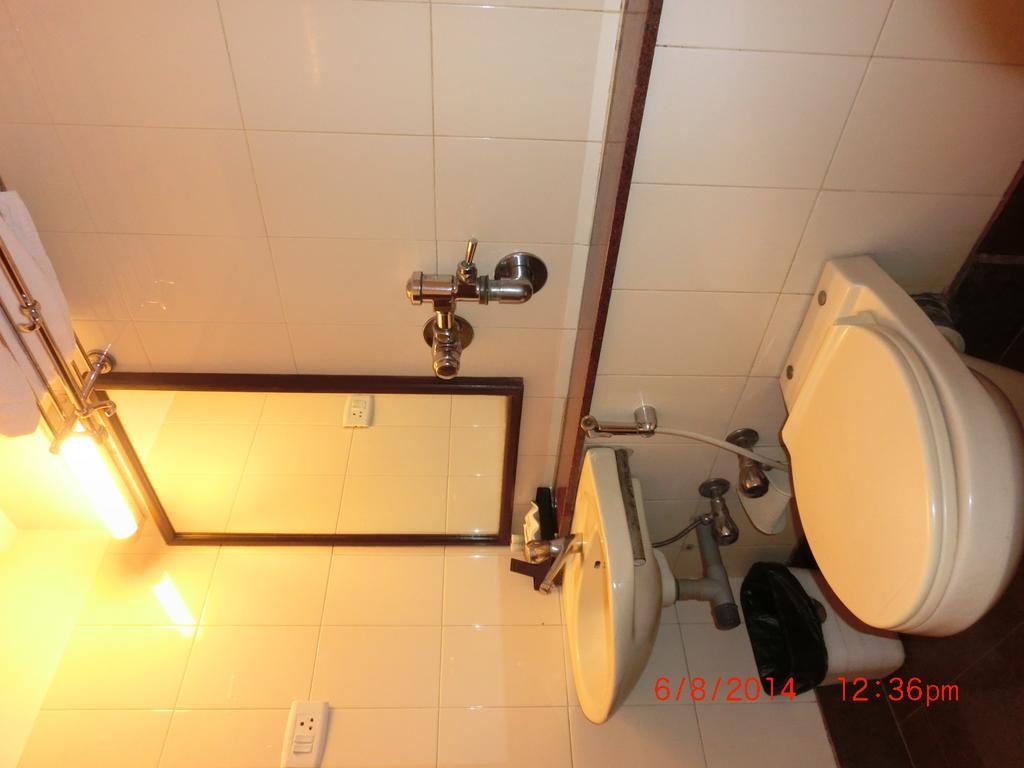 Hotel Thulashi Park Čennai Pokoj fotografie
